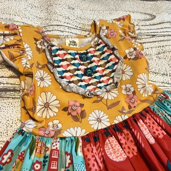 NWOT Wildflowers boutique outfit. Top size 6. Shorts size 8 - Picture 2 of 5